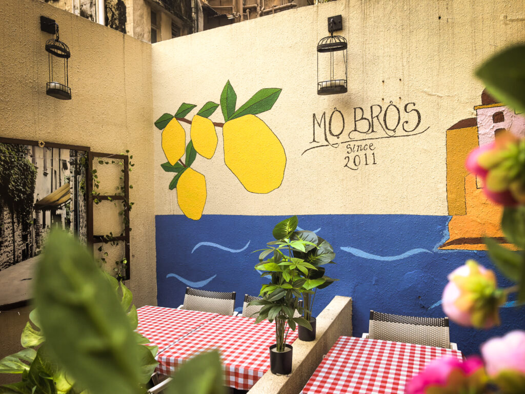 Great outdoor seating in Cantral